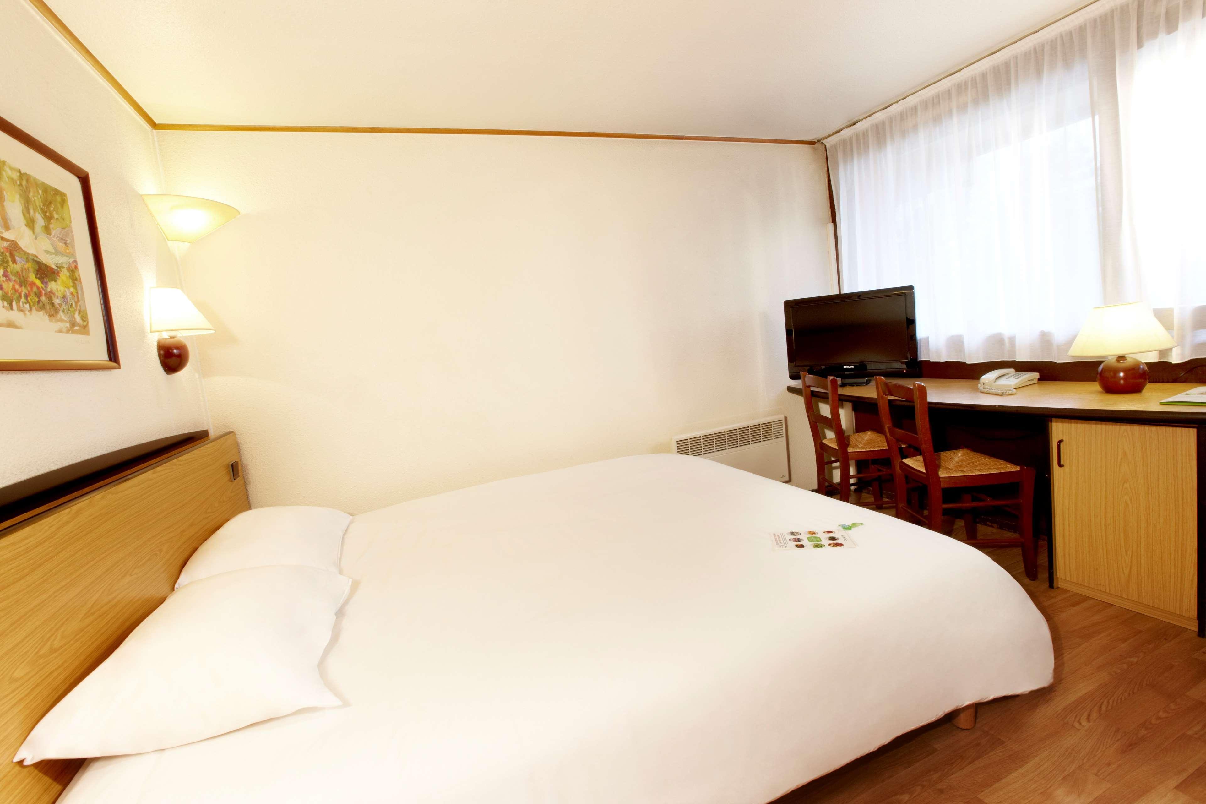 แคมปานิล เซนต์ อโวลด์ Hotel ซองเตโวลด์ ภายนอก รูปภาพ