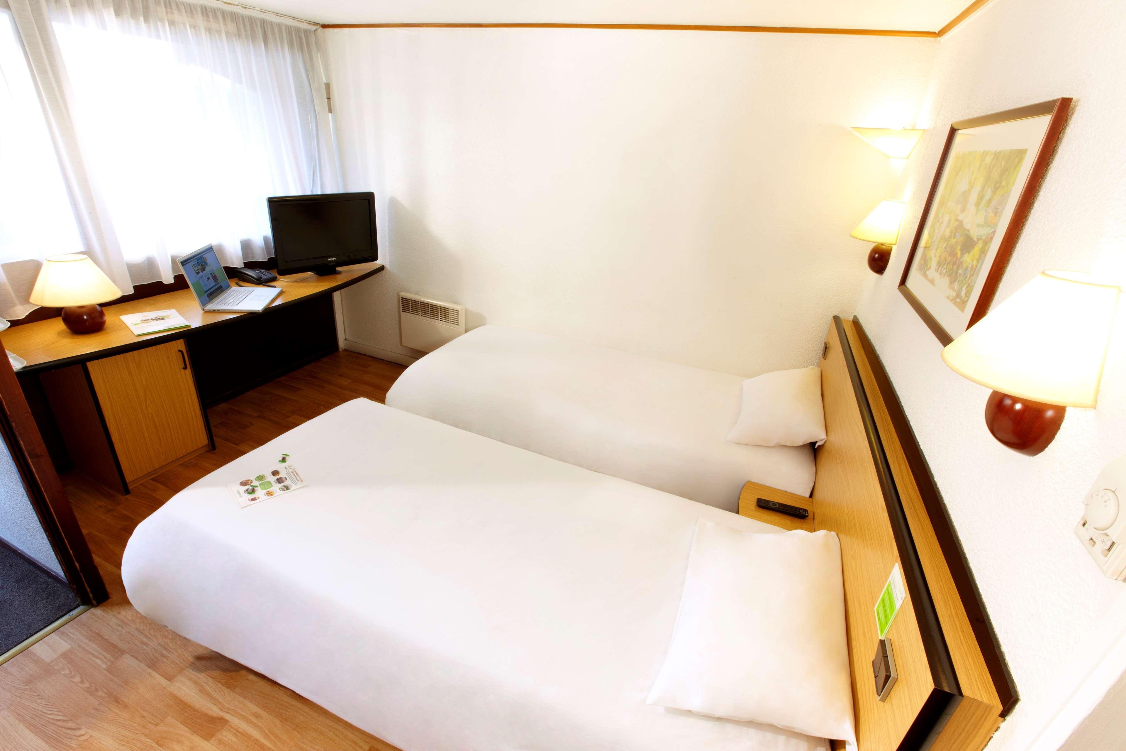 แคมปานิล เซนต์ อโวลด์ Hotel ซองเตโวลด์ ภายนอก รูปภาพ